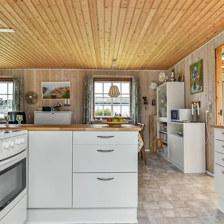 Holiday home Neea - 40m From The Sea By Interhome